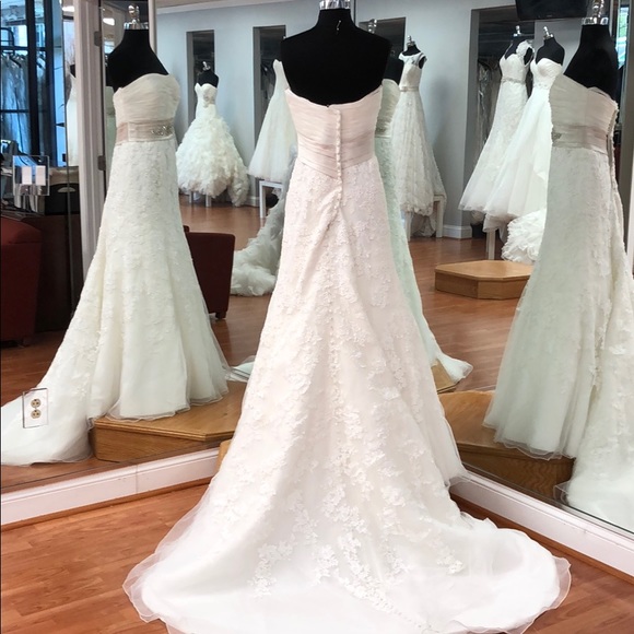 Gorgeous lace wedding gown